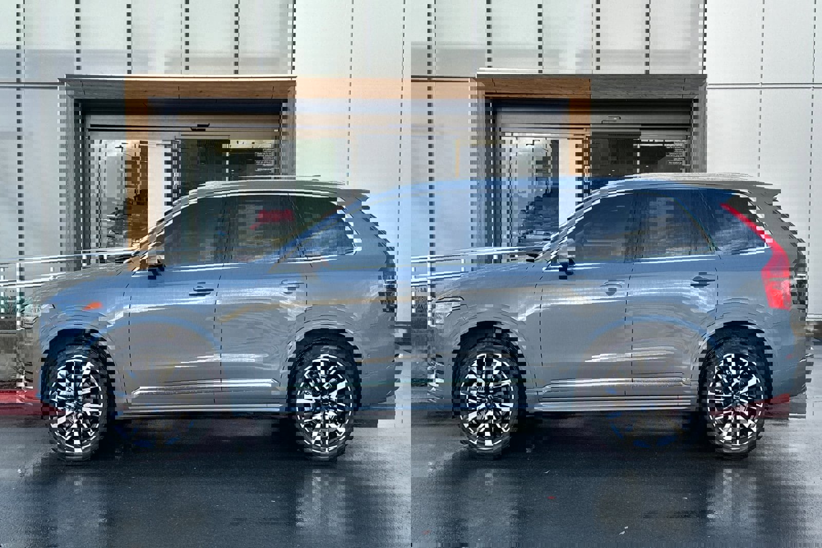 Certified 2023 Volvo XC90 B6 Plus w/ Protection Package Premier image 6