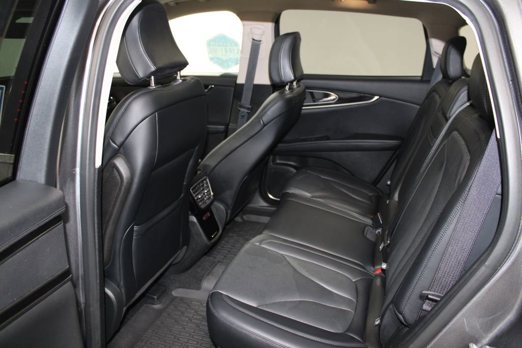 Used 2022 Lincoln Nautilus Reserve image 26