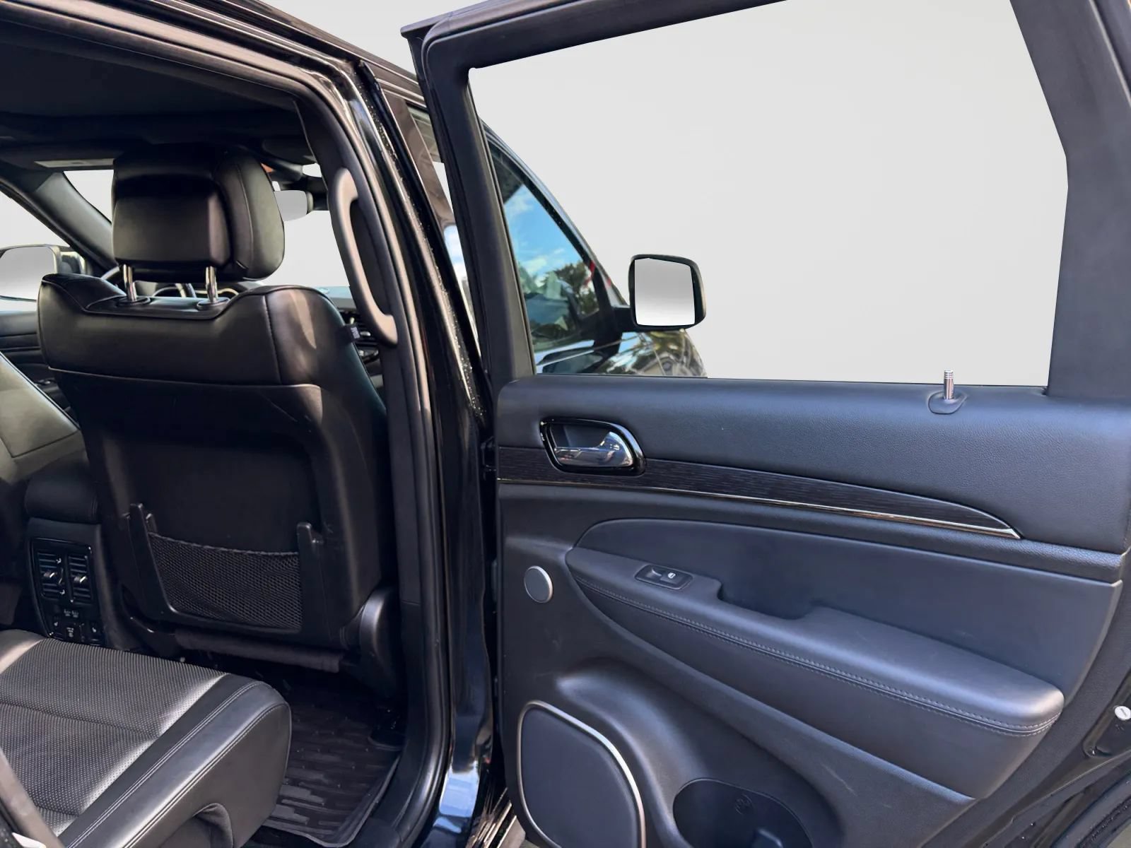 Used 2020 Jeep Grand Cherokee High Altitude AWD/4WD image 17