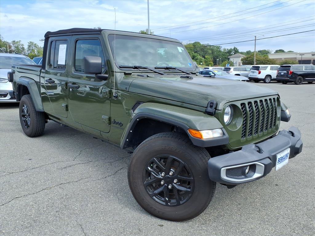 Used 2022 Jeep Gladiator Sport AWD/4WD video 2