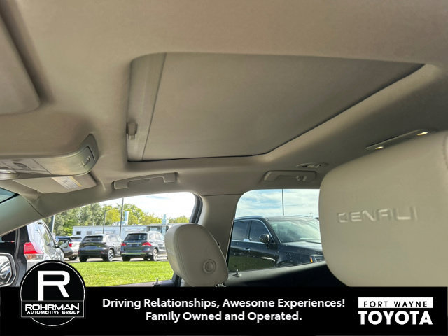 Used 2019 GMC Acadia Denali w/ Technology Package AWD/4WD image 12