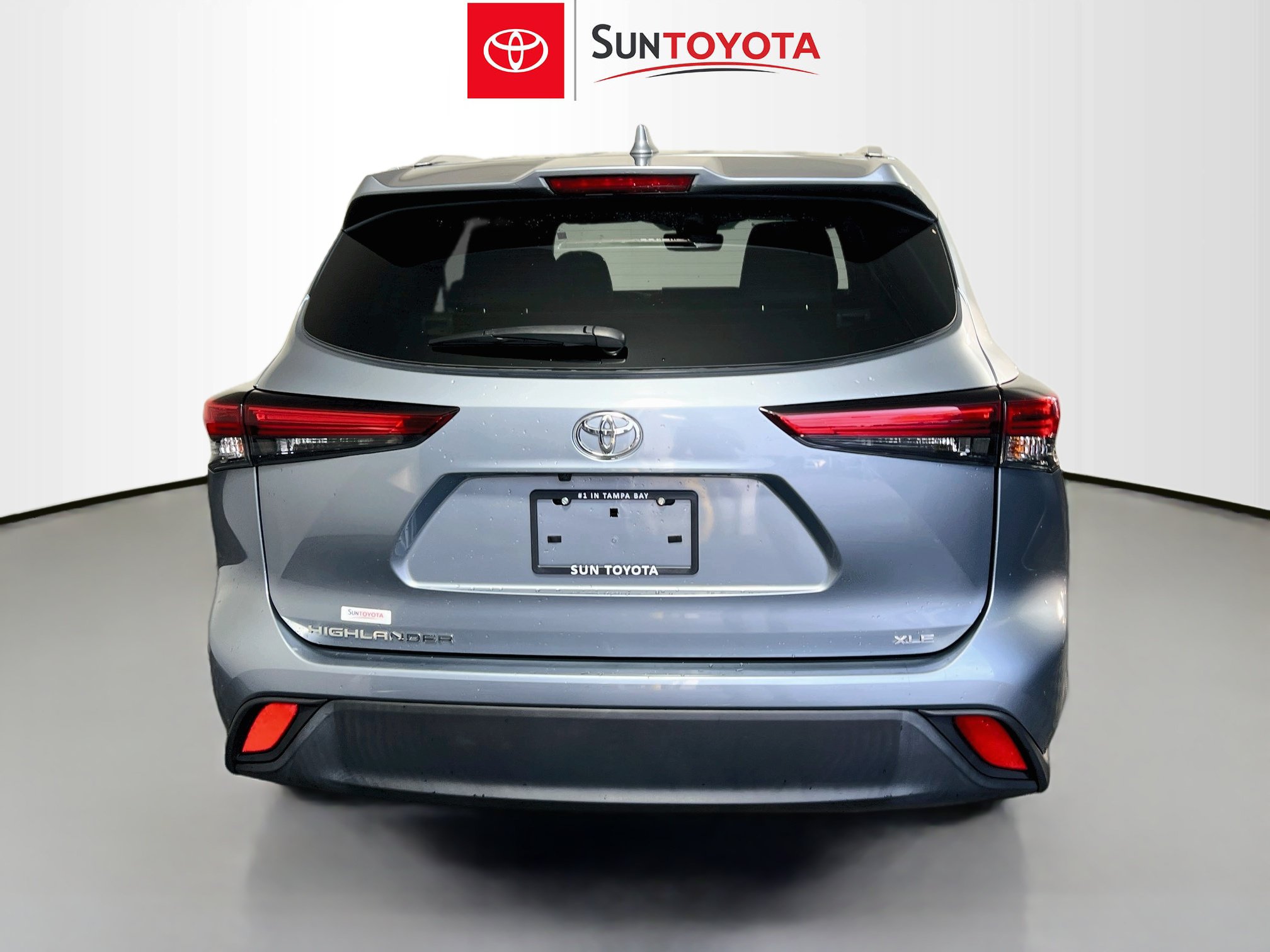 Used 2023 Toyota Highlander XLE FWD image 5