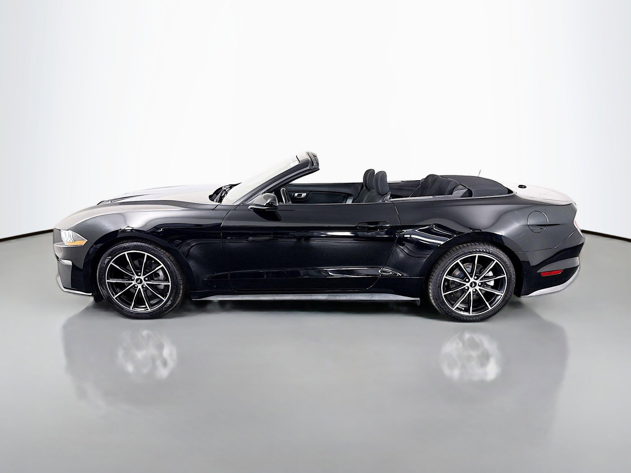 Used 2020 Ford Mustang Convertible w/ Wheel & Stripe Package RWD image 43