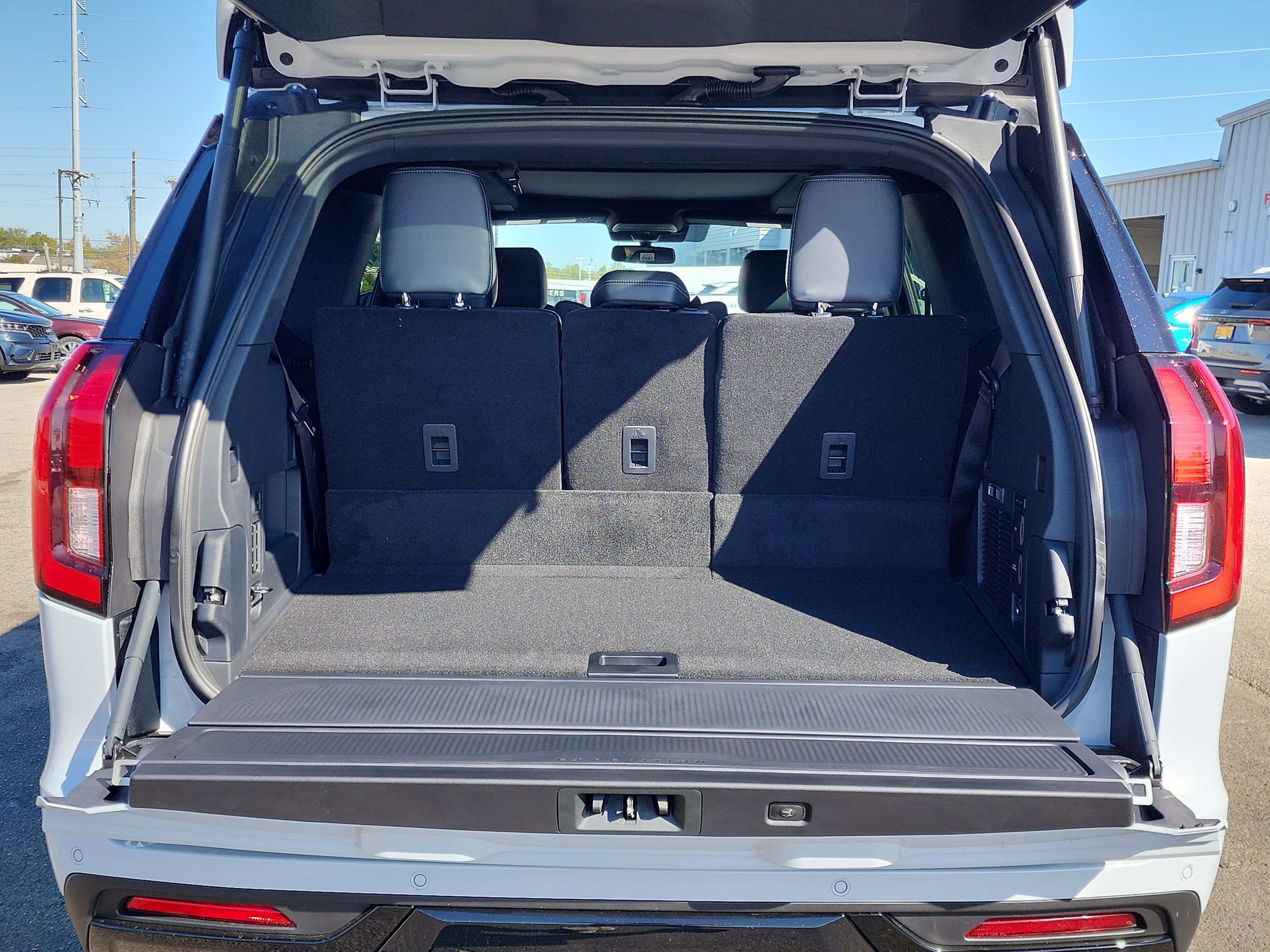 New 2025 Ford Expedition Platinum image 4