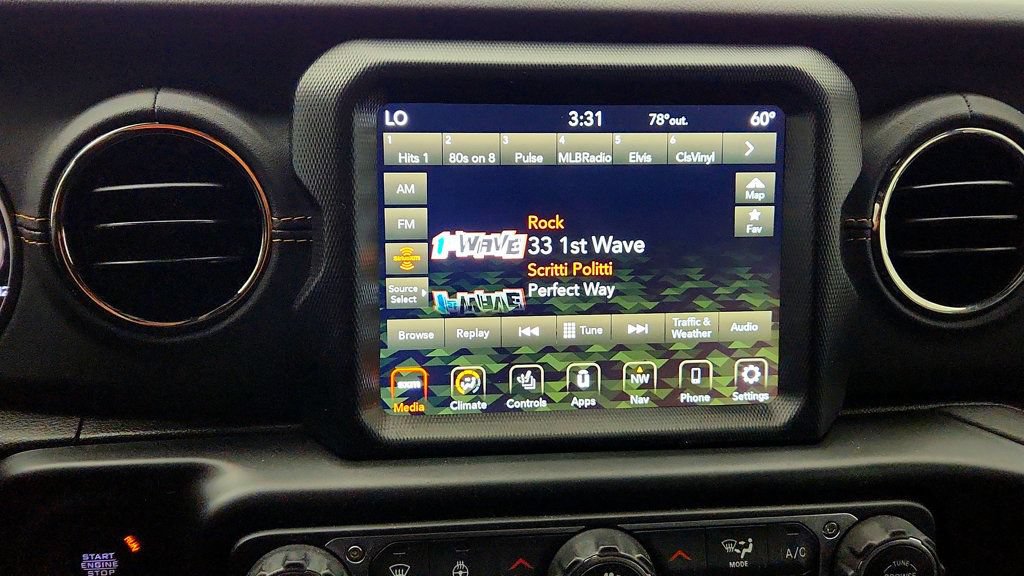 Used 2022 Jeep Wrangler Unlimited Sahara AWD/4WD image 18