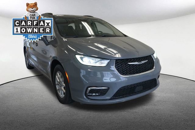 Used 2022 Chrysler Pacifica Touring-L image 8