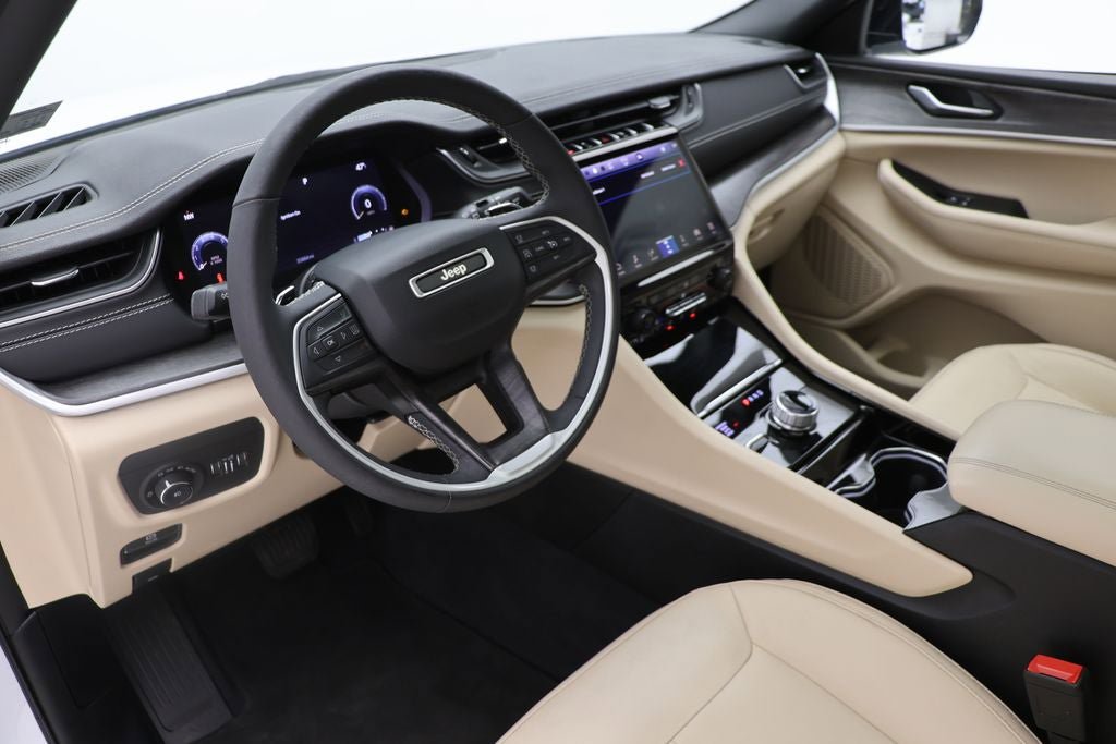 Used 2023 Jeep Grand Cherokee L Limited image 14