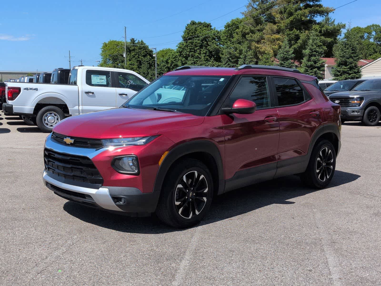 Used 2021 Chevrolet TrailBlazer LT w/ Convenience Package FWD image 4