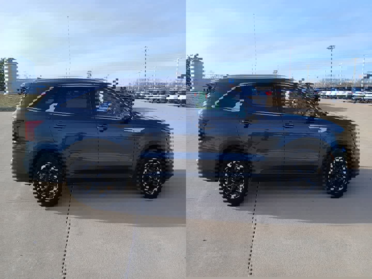 Used 2024 Kia Sorento S image 9