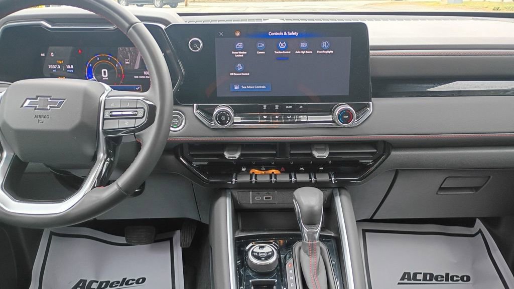 Used 2024 Chevrolet Colorado Z71 image 11