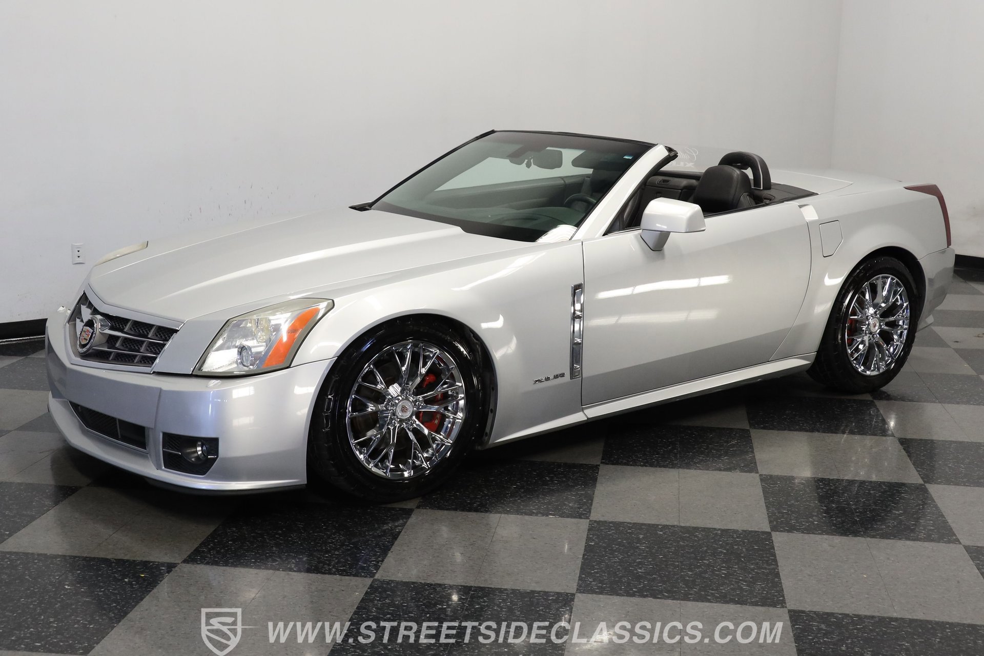 Used 2009 Cadillac XLR image 5