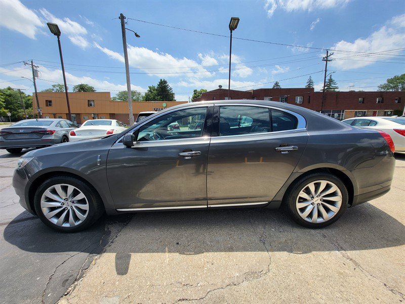 Used 2016 Lincoln MKS AWD image 4