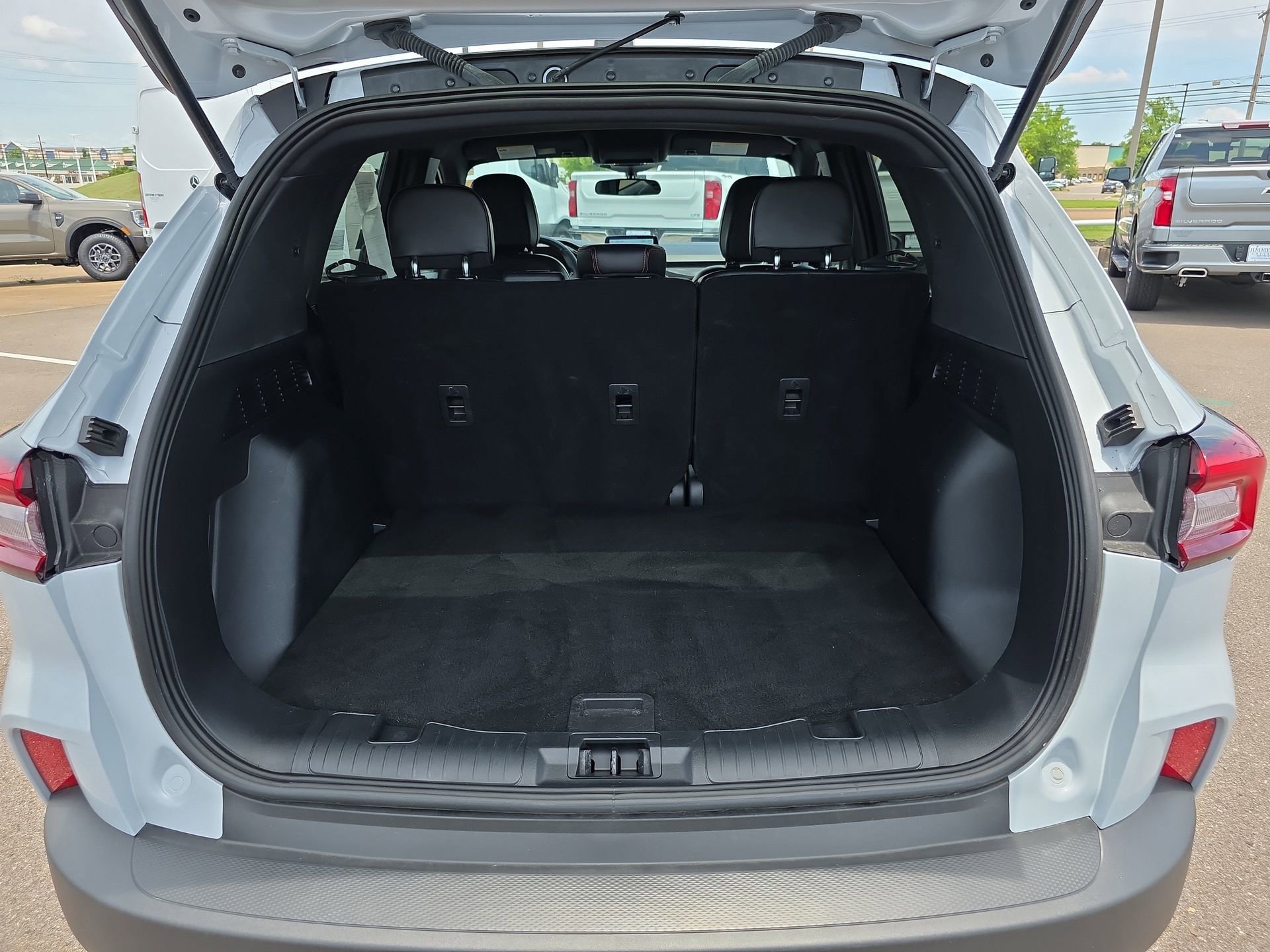 Used 2025 Ford Escape ST-Line FWD image 14