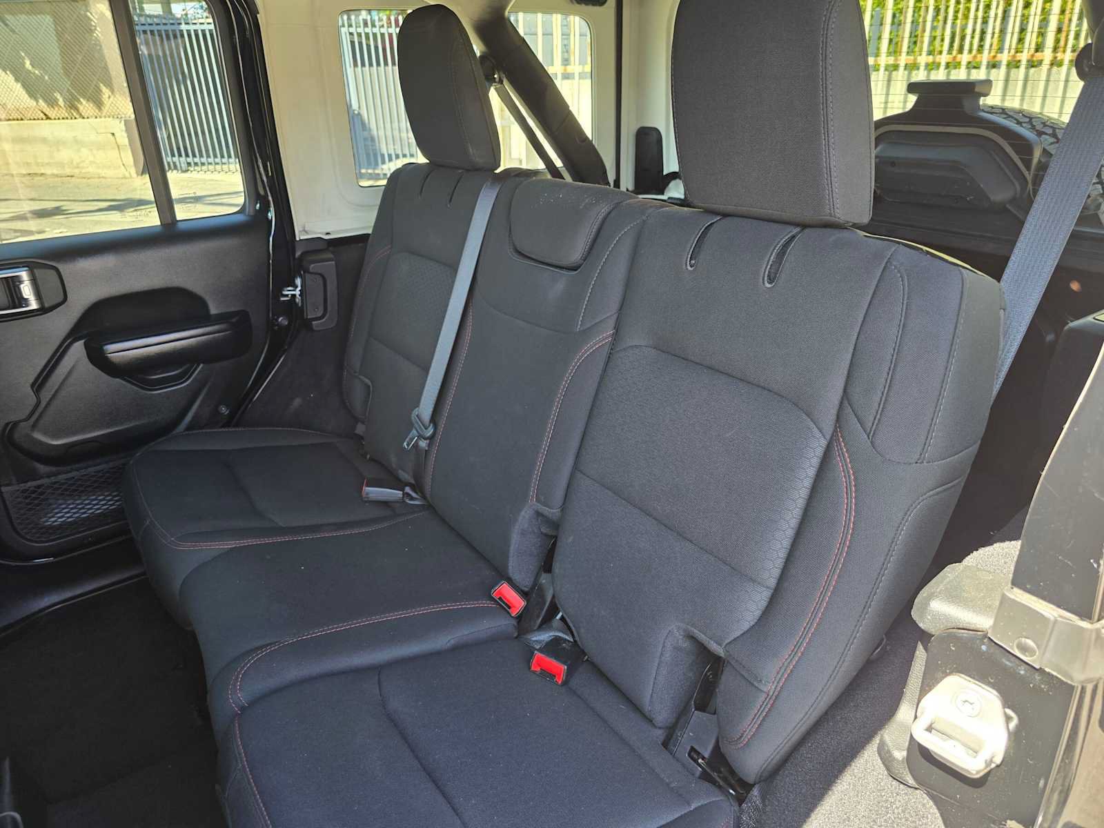 Used 2021 Jeep Wrangler Unlimited Rubicon AWD/4WD image 18