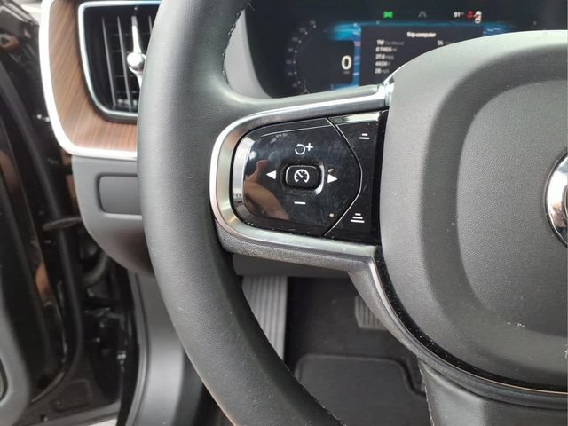 Used 2023 Volvo XC60 B5 Plus w/ Climate Package AWD/4WD image 24