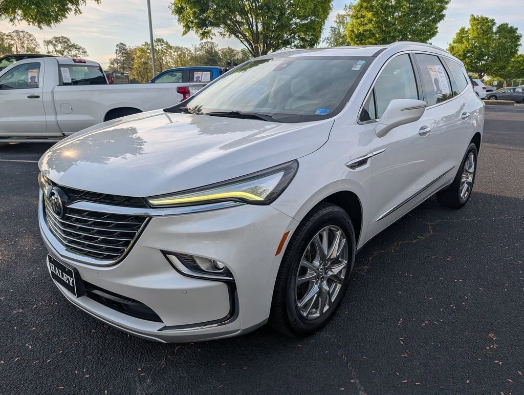 Used 2023 Buick Enclave Essence w/ Experience Buick Package image 4