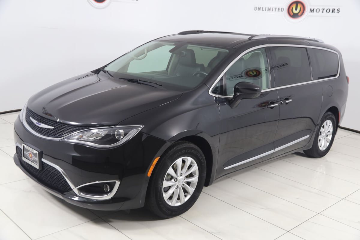 Used 2018 Chrysler Pacifica Touring-L FWD image 20