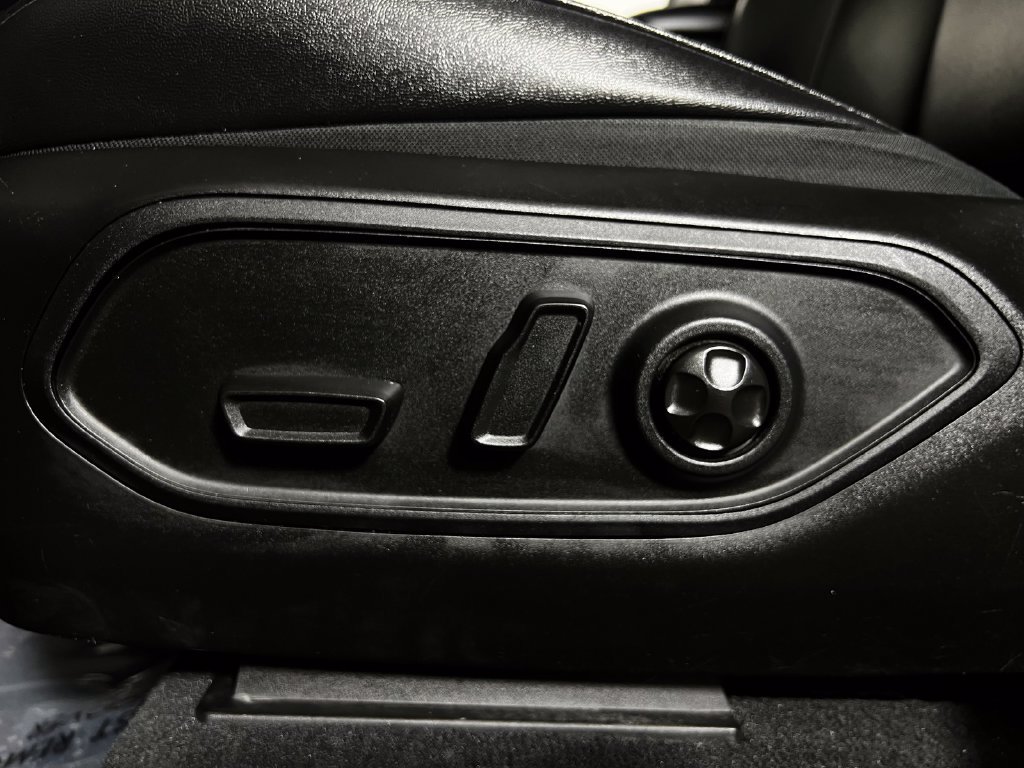 Used 2024 Jeep Grand Cherokee Limited RWD image 15