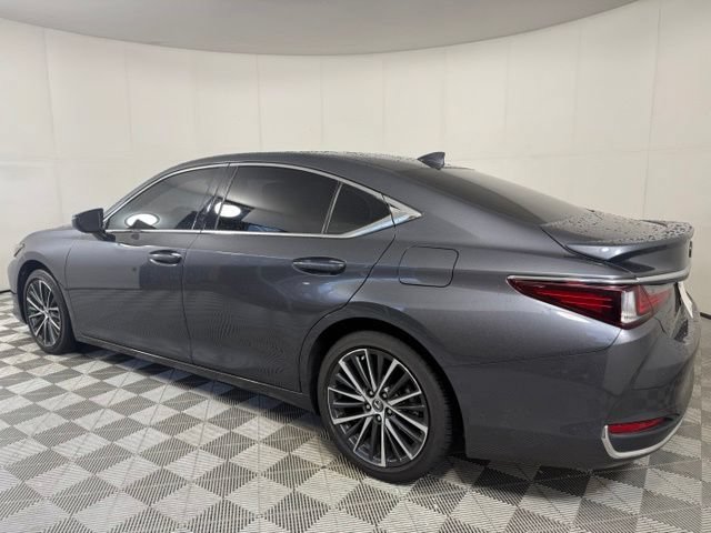 Certified 2024 Lexus ES 300h w/ Premium Package FWD image 4