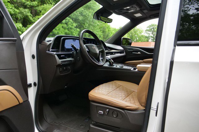 Used 2022 Cadillac Escalade Sport w/ Touring Package AWD/4WD image 29