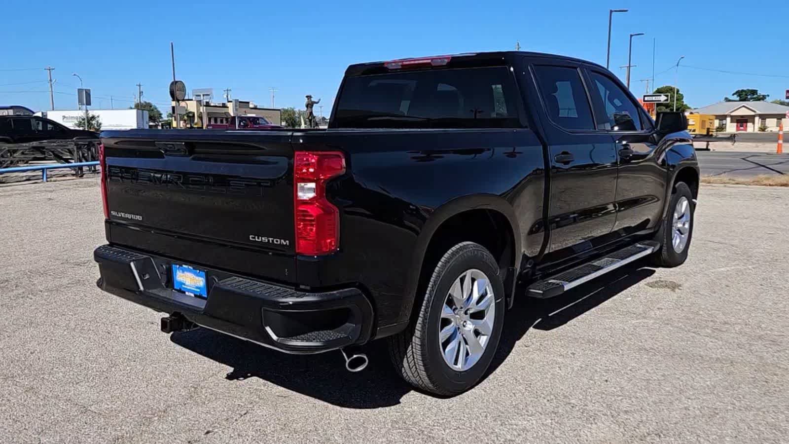 Used 2024 Chevrolet Silverado 1500 Custom RWD image 7