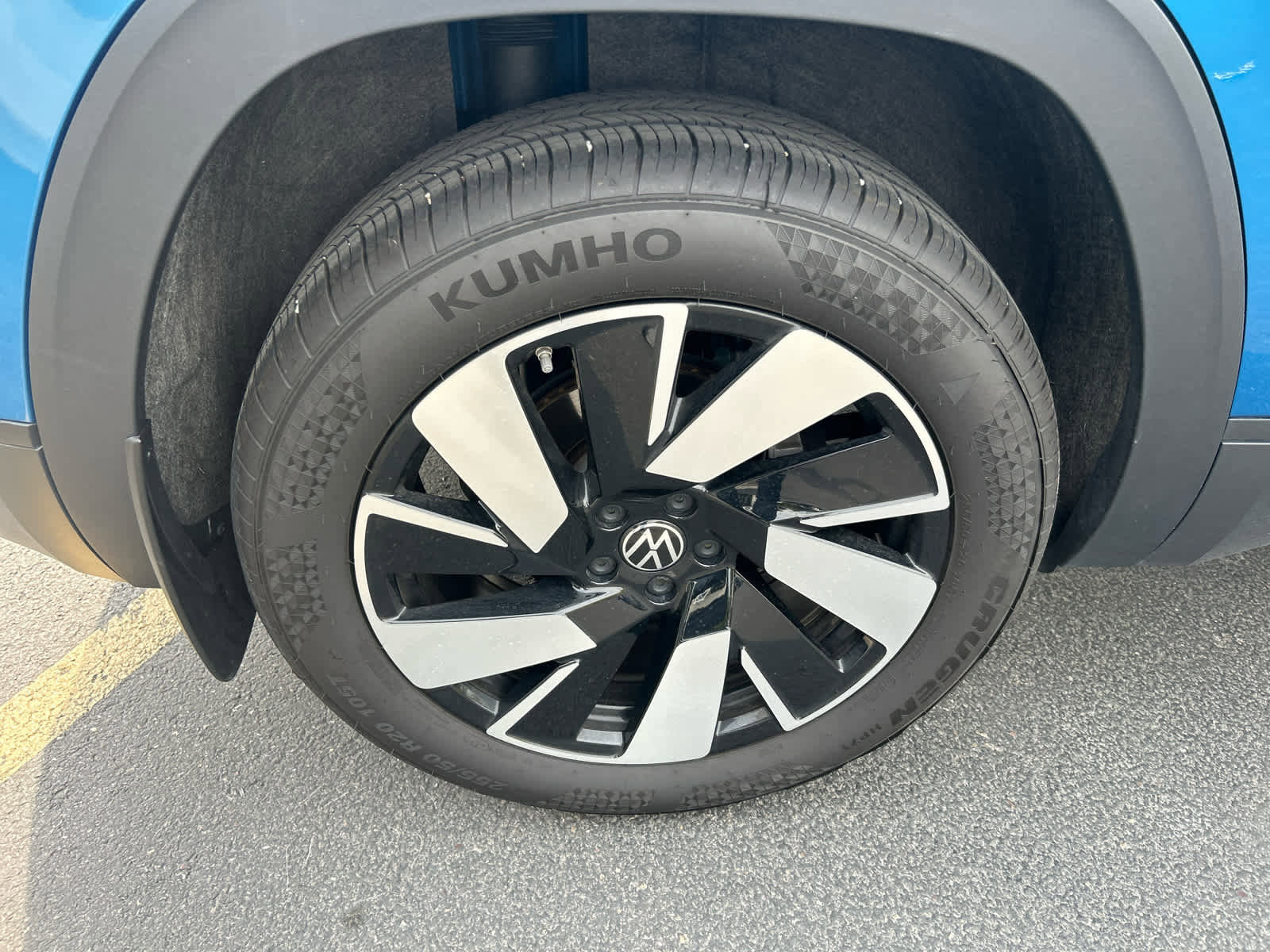 Used 2024 Volkswagen Atlas Cross Sport SE image 8