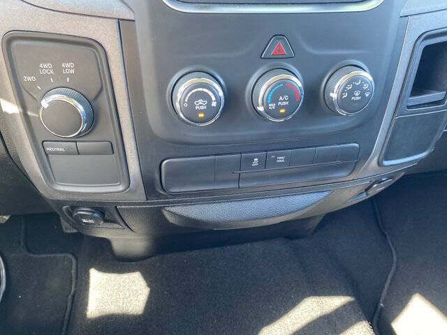 Used 2018 RAM 1500 ST w/ SXT Appearance Group AWD/4WD image 16