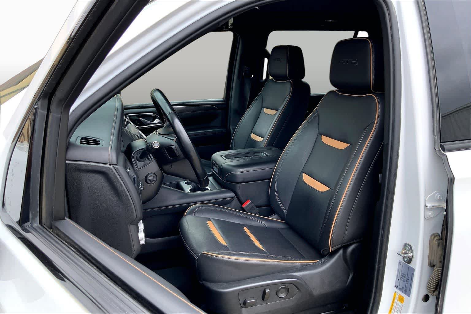 Used 2024 GMC Yukon XL AT4 w/ AT4 Premium Plus Package AWD/4WD image 14
