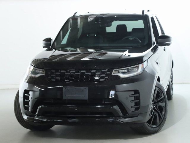 Used 2024 Land Rover Discovery Dynamic SE image 3