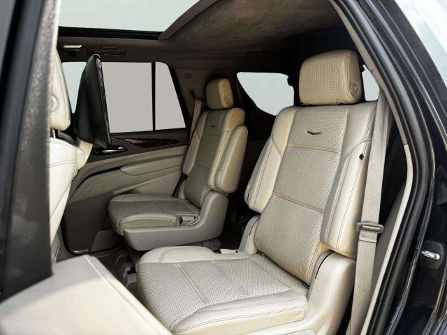Used 2021 Cadillac Escalade Premium Luxury Platinum AWD/4WD image 45