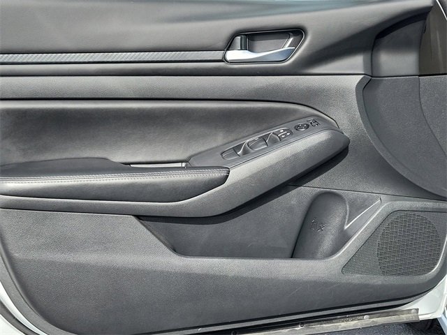 Used 2024 Nissan Altima 2.5 SV image 18