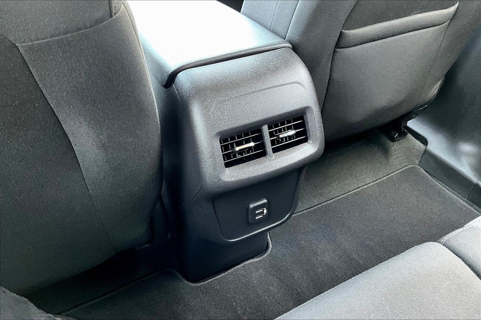 Used 2024 Chevrolet Equinox LT AWD/4WD image 24