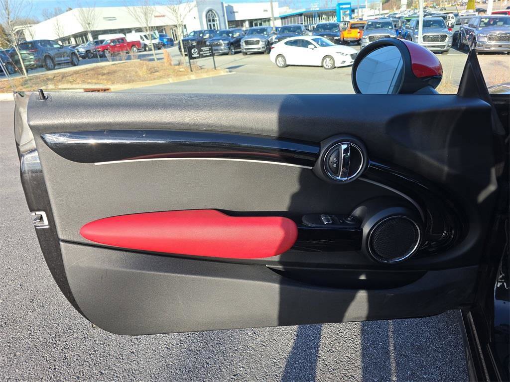 Used 2017 MINI Cooper 2-Door Hardtop image 13