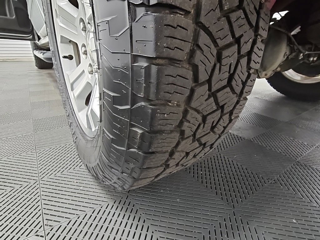 Used 2018 Chevrolet Silverado 1500 LT w/ All Star Edition image 39