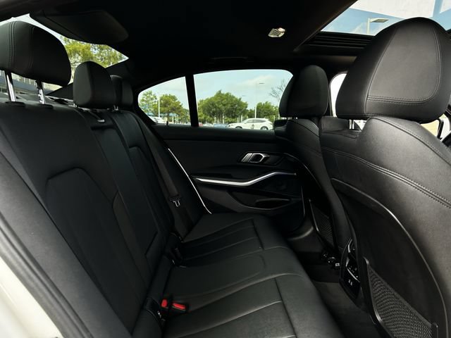 Used 2021 BMW 330i Sedan w/ M Sport Package RWD image 30