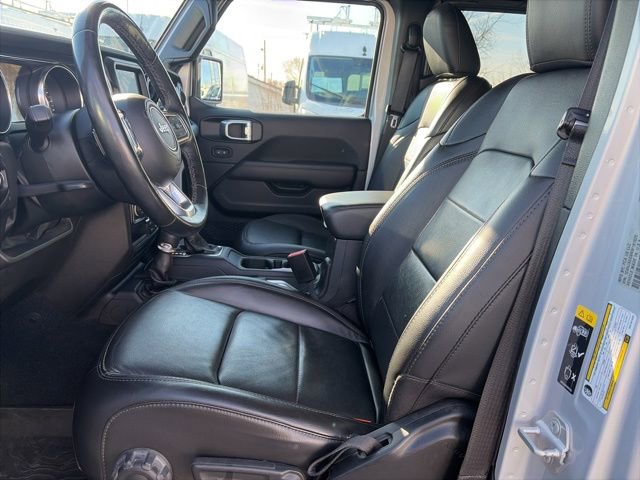 Used 2022 Jeep Wrangler Unlimited Sahara AWD/4WD image 15