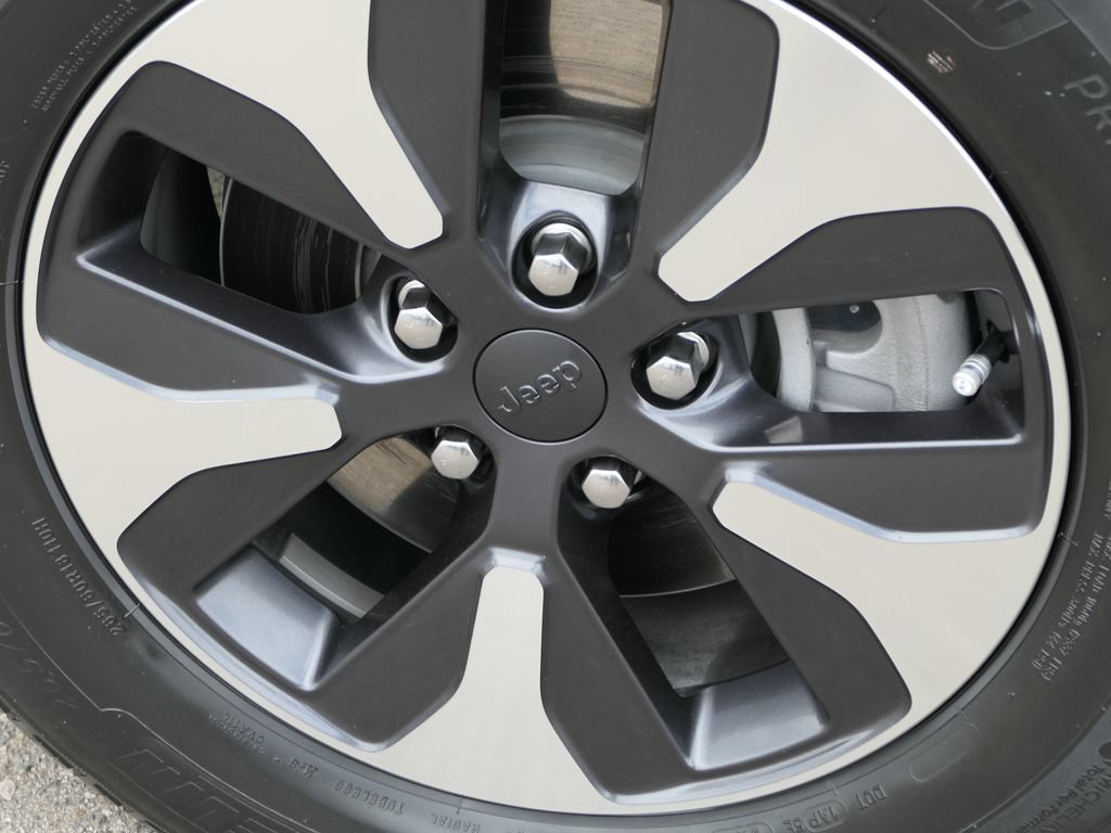 Used 2023 Jeep Grand Cherokee 4WD 4xe image 9