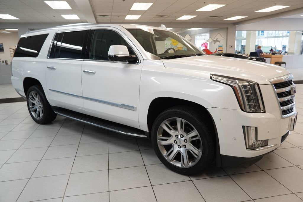 Used 2019 Cadillac Escalade ESV Luxury image 17
