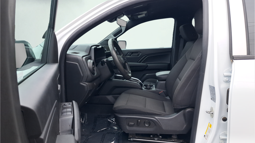 Used 2023 Chevrolet Colorado Trail Boss w/ Technology Package AWD/4WD image 10