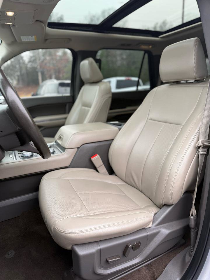 Used 2021 Ford Expedition Max XLT image 7