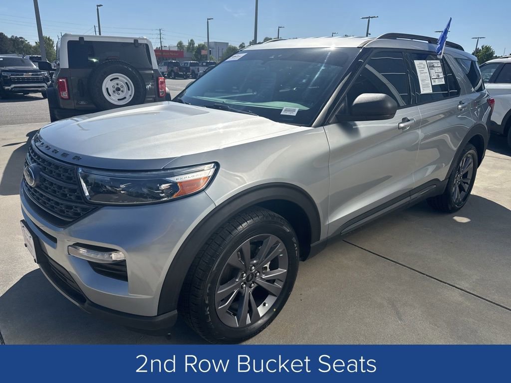 Used 2021 Ford Explorer XLT w/ Equipment Group 202A image 3