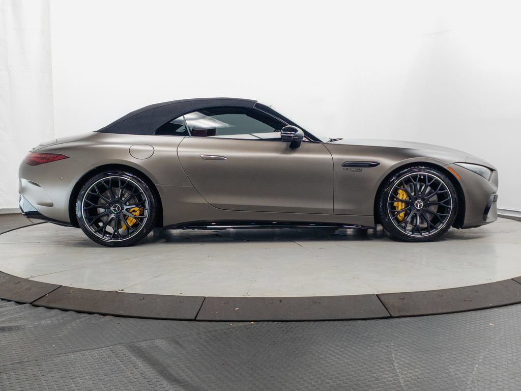 Used 2022 Mercedes-Benz SL 55 AMG 4MATIC w/ Driver Assistance Package image 36
