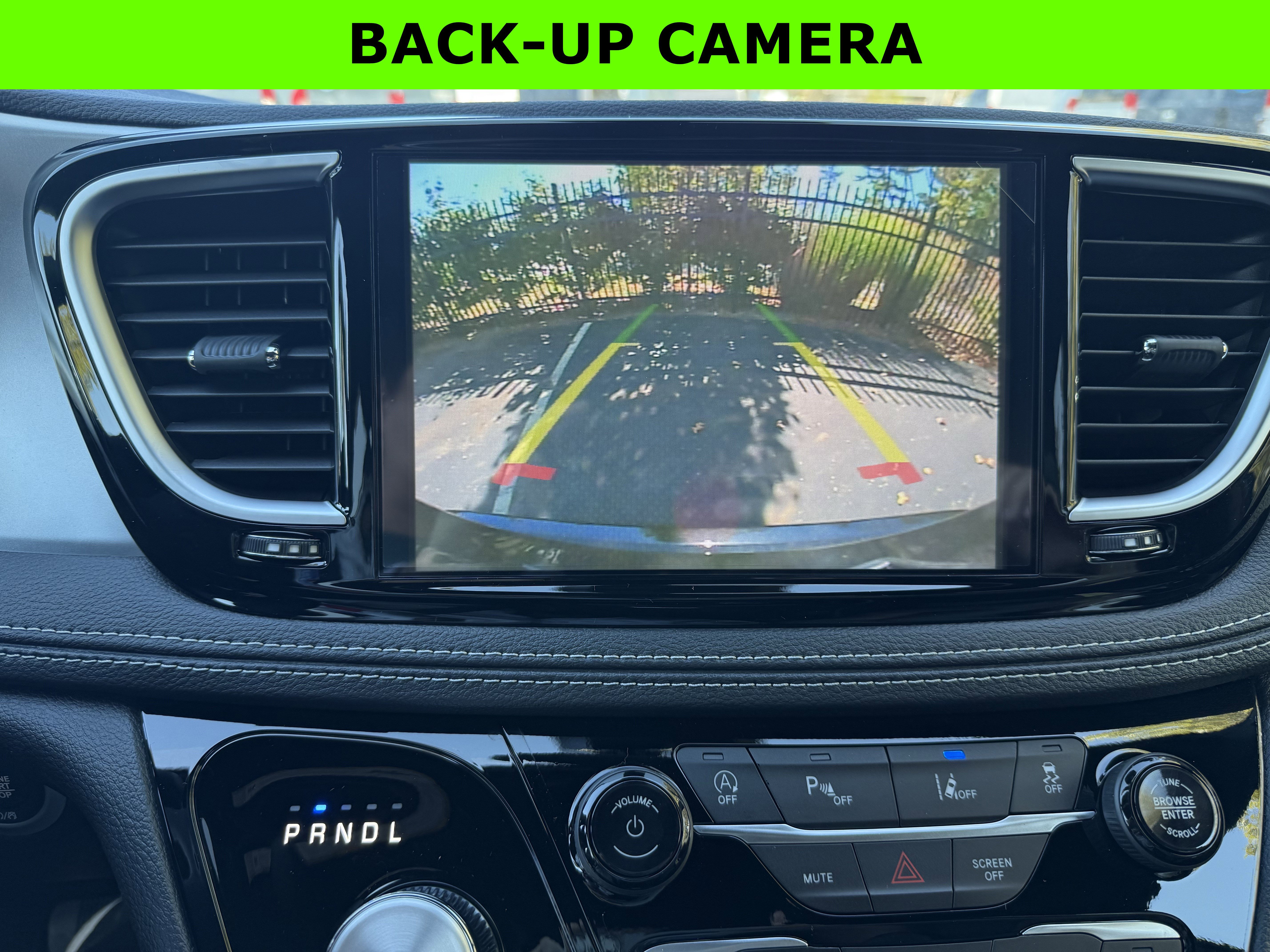 New 2026 Chrysler Pacifica Limited image 28