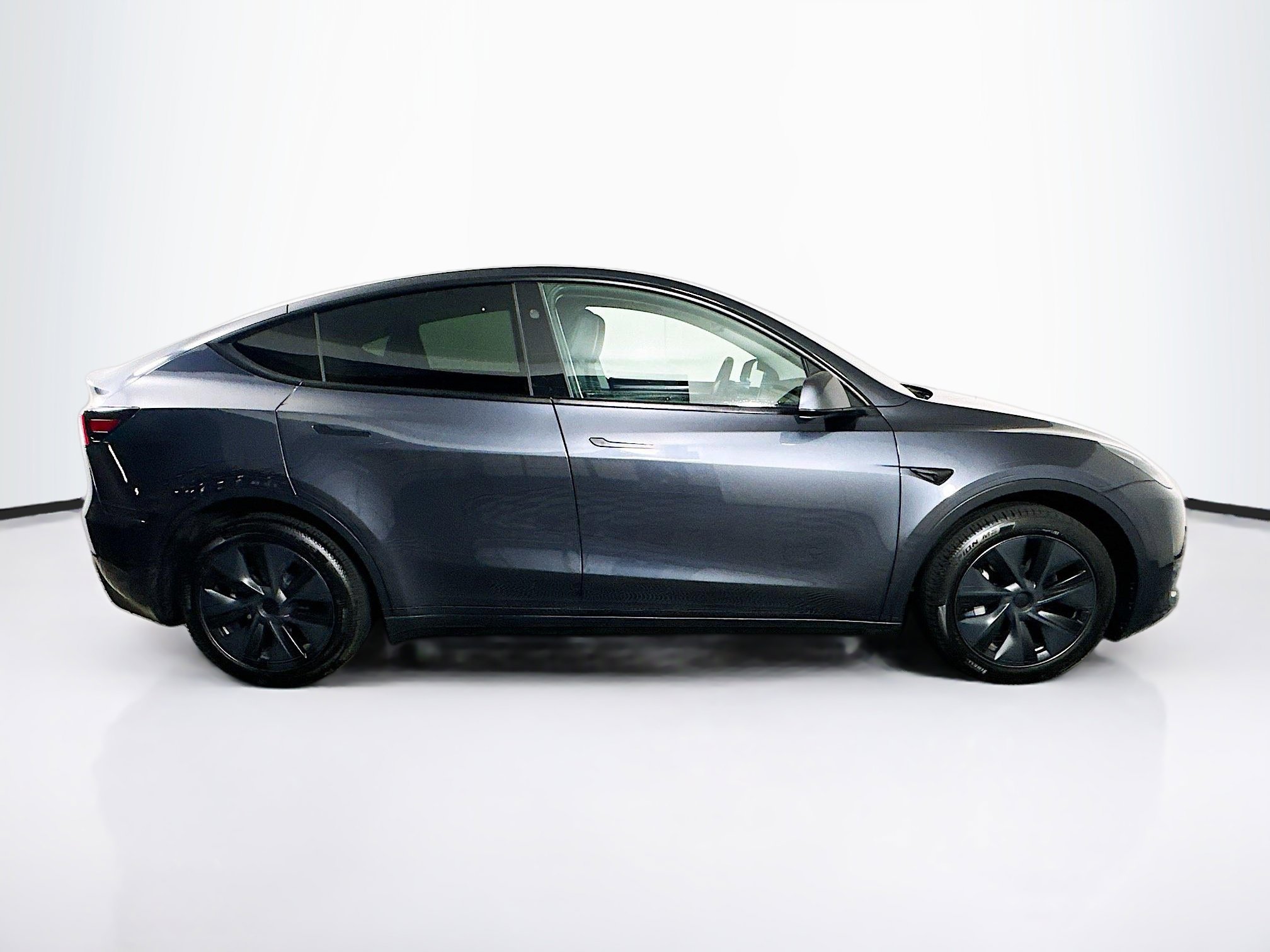 Used 2025 Tesla Model Y Long Range AWD/4WD image 10