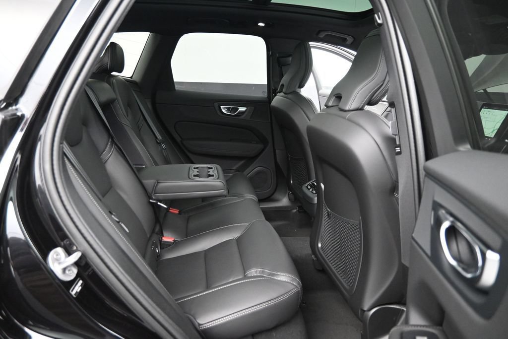 New 2026 Volvo XC60 B5 Ultra w/ Protection Package Premier AWD/4WD image 17