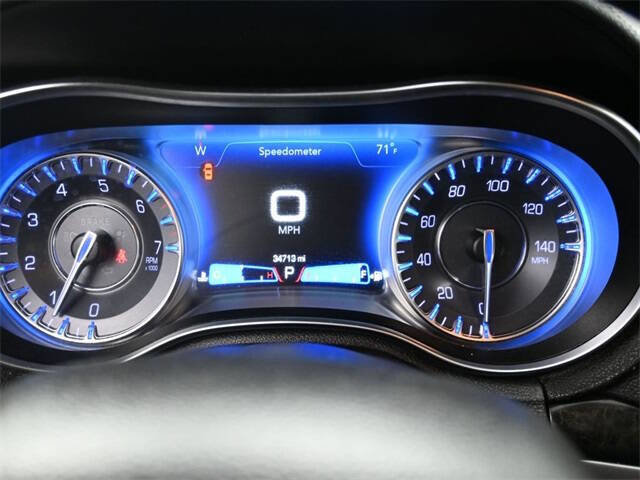 Used 2020 Chrysler 300 Limited image 8
