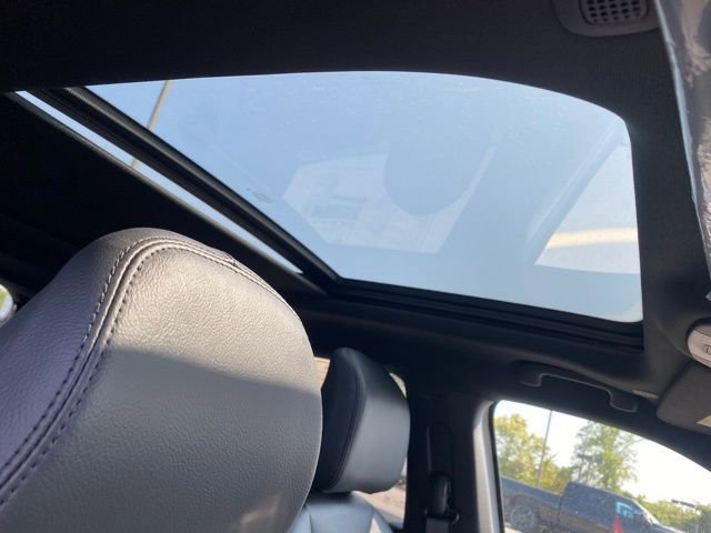 New 2025 Jeep Compass Latitude w/ Sun & Sound Group image 30