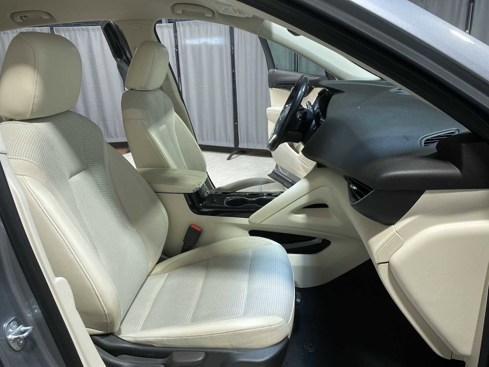 Used 2023 Buick Envision Preferred image 14