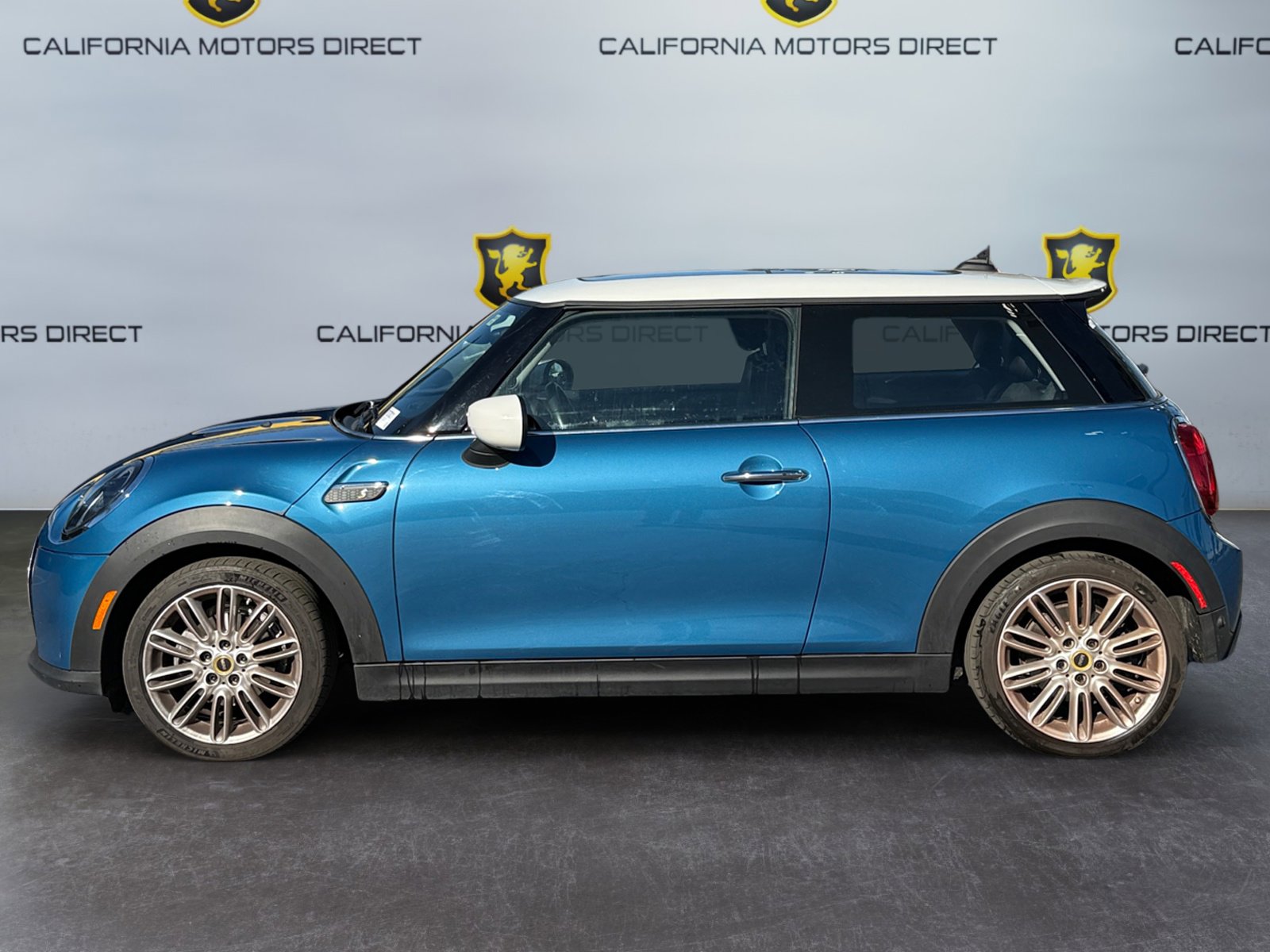 Used 2023 MINI Cooper SE image 2