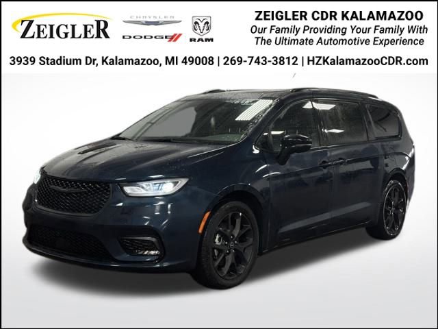 Certified 2025 Chrysler Pacifica Limited video 1